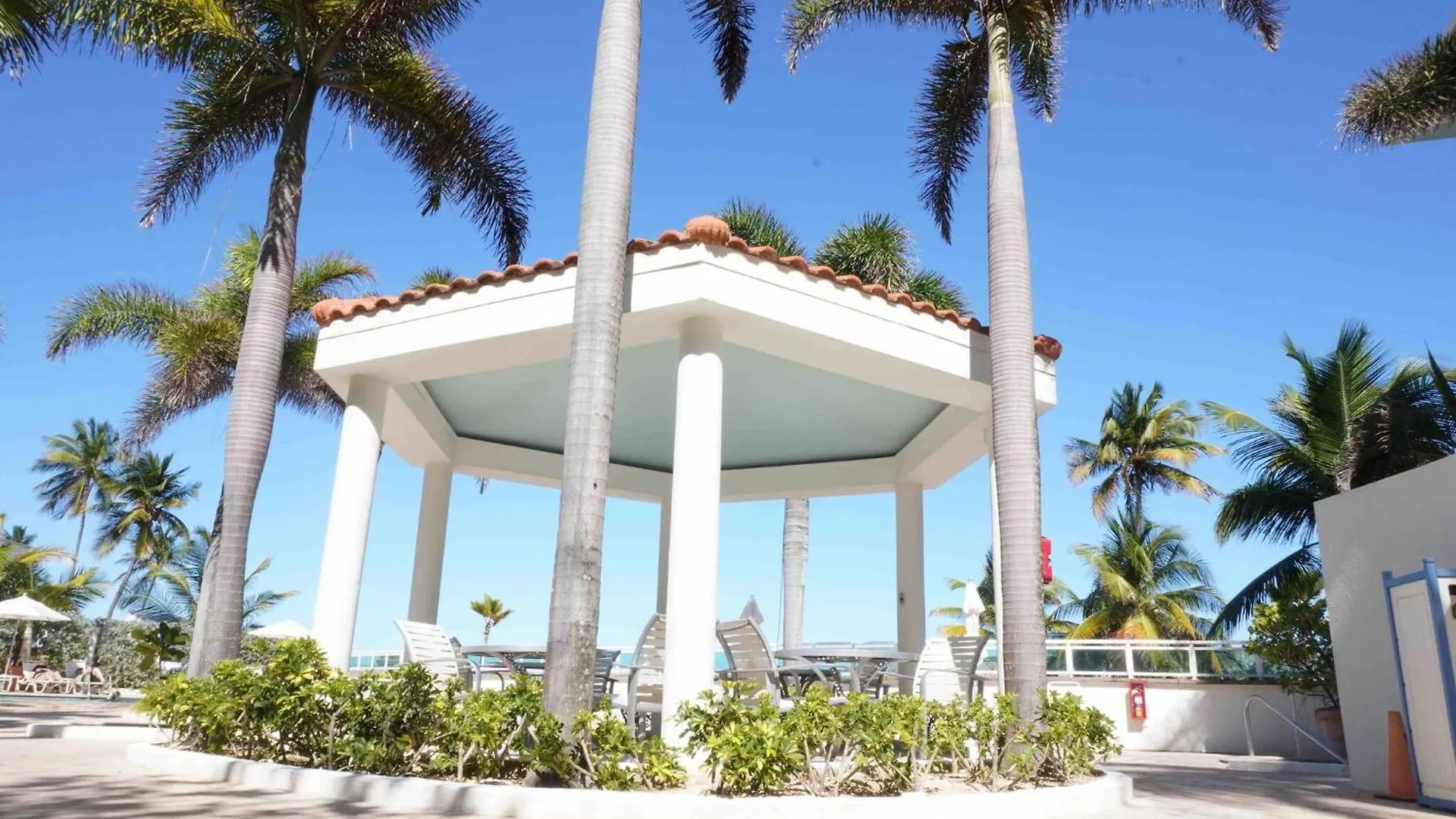 Lagoon View Studio | Balcony, Pool & Hot Tub San Juan